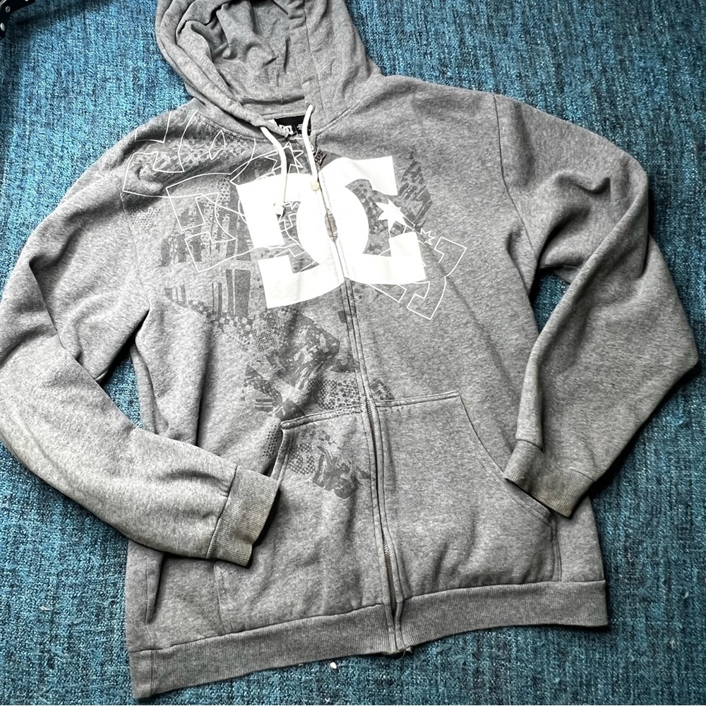 Vintage Y2K DC Skateboarding Grunge Zip Up Front Logo Hoodie Jacket in Gray